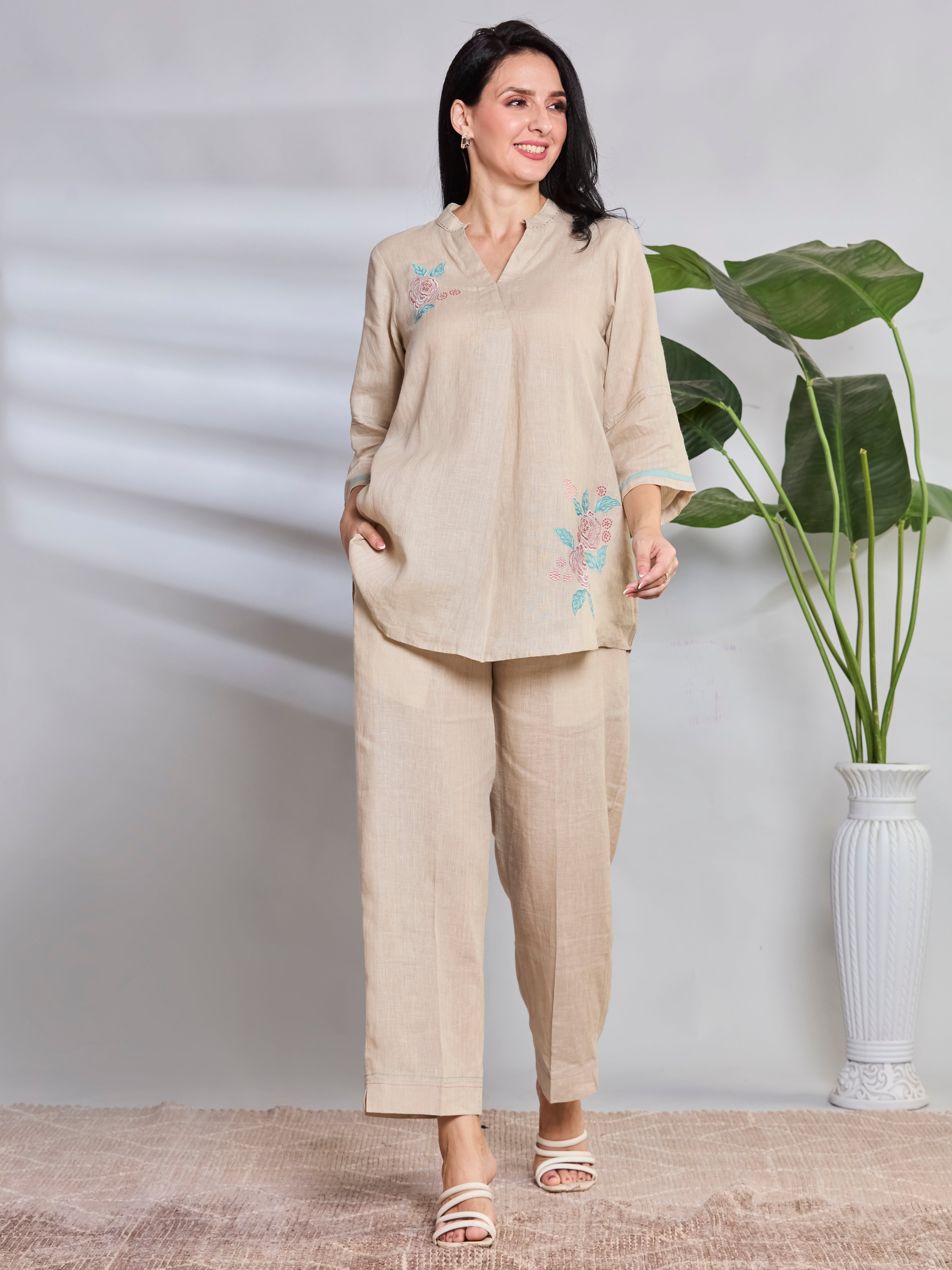 Gulaabo flower linen top
