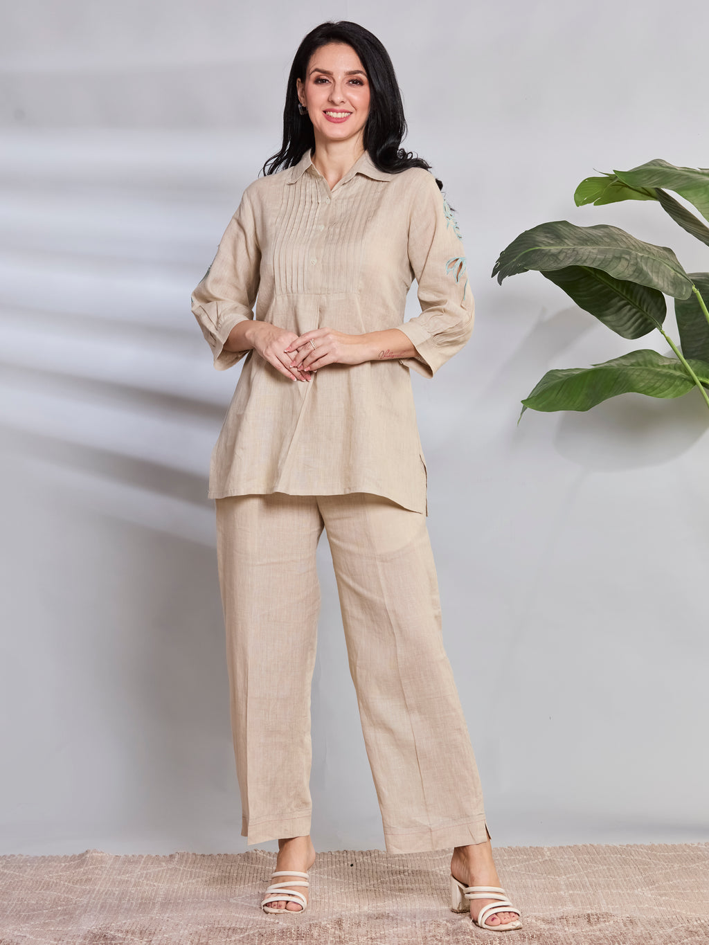 Gulaabo pleat linen top