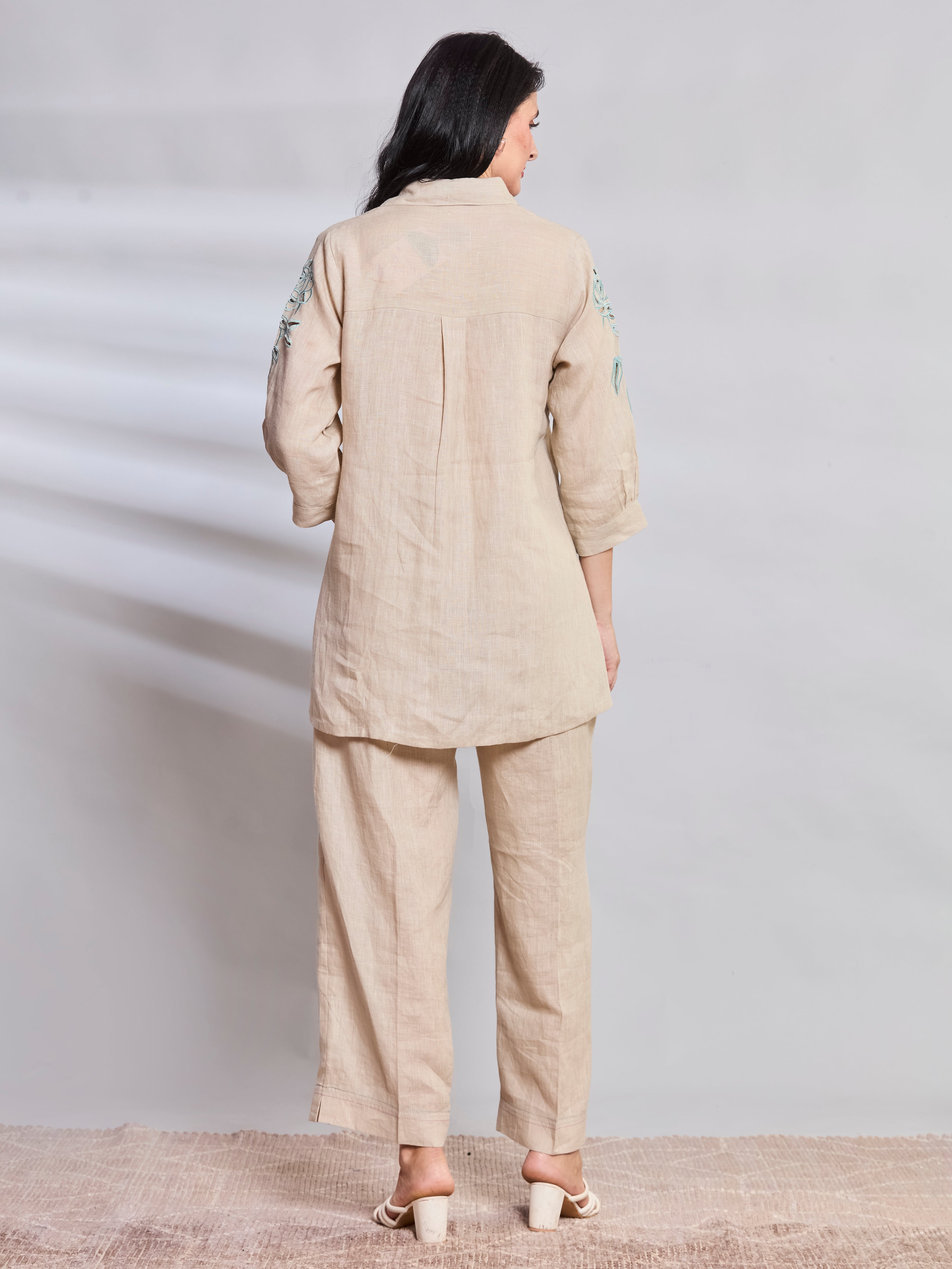 Gulaabo pleat linen top